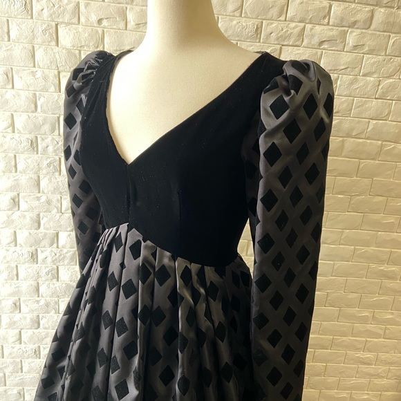 Vintage 1960s Adele Simpson Black Velvet Diamond Detailed Satin Skirt Full Gown - Picture 3 of 12